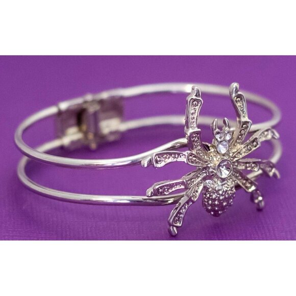 7 1/2 inch, Vintage Abstract Spider Rhinestones Hinge Bangle - Q35 - Picture 2 of 3